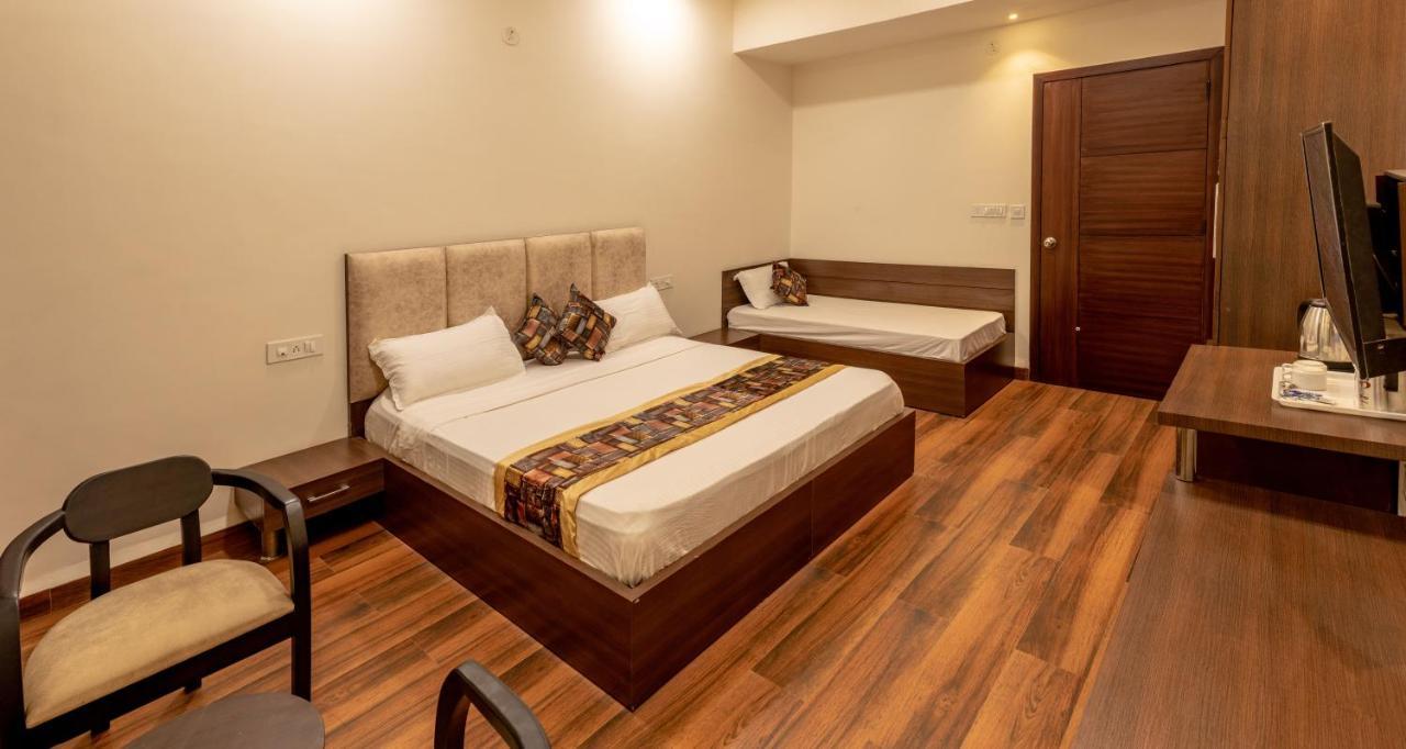 De Manora Homes - Unpretentious Hotel With A Garden , Posh Area Ranjit Avenue Amritsar Cameră foto